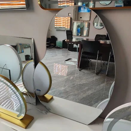 glass fabrication companies