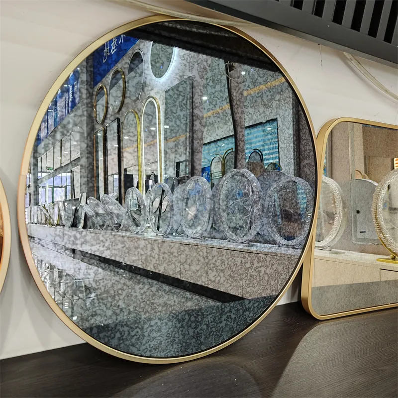 round mirror with backlight