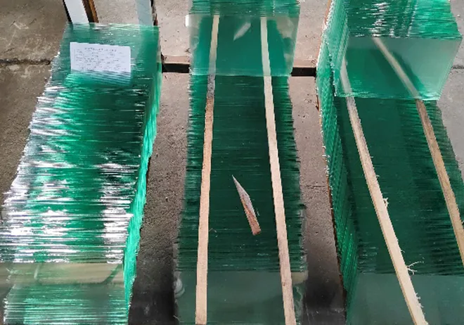 reeded obscure glass