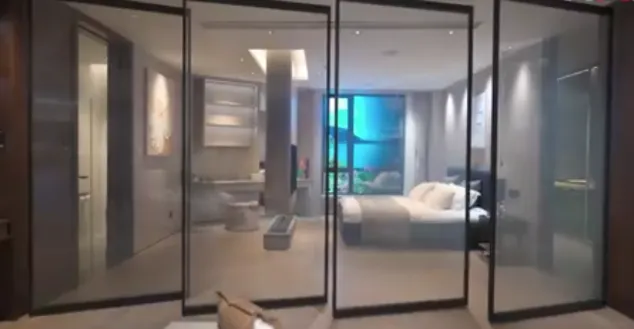 round illuminated bathroom mirror